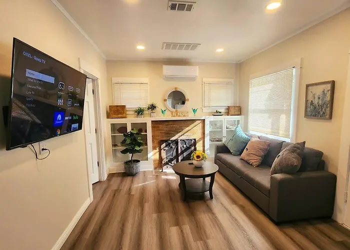 41,Pasadena Charming House Prime Location King Bed !